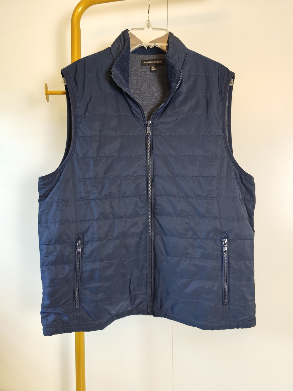 Minimalist Preppy Banana Republic Unisex Navy Blue Quilted Puffer Vest Medium